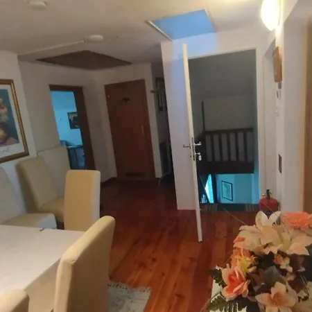 Steinadler Quiet Location Garden, Private Parking Pet Friendly 아파트