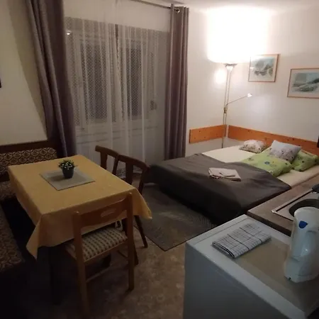 Steinadler Quiet Location Garden, Private Parking Pet Friendly *