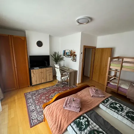 Steinadler Quiet Location Garden, Private Parking Pet Friendly Apartman