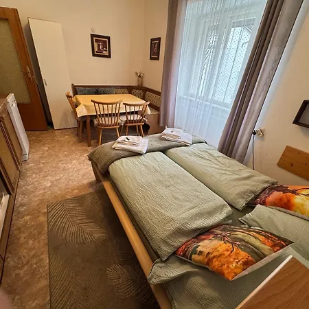 Apartment Steinadler Kertes Haz Csendes Helyen Sajat Parkoloval Kutyabarat