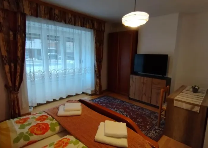 Steinadler Quiet Location Garden, Private Parking Pet Friendly *