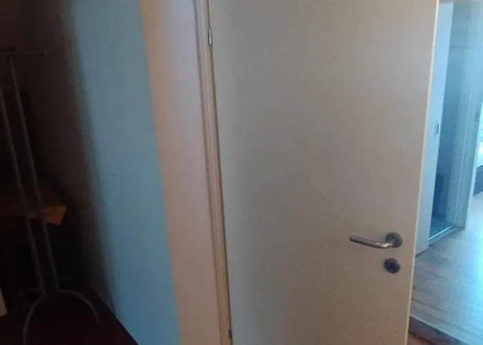 Steinadler Kertes Haz Csendes Helyen Sajat Parkoloval Kutyabarat Murau