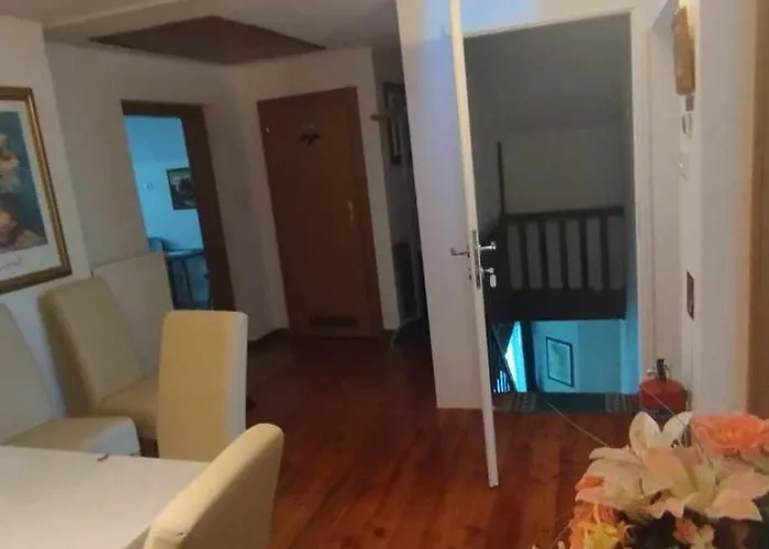 Steinadler Dog-friendly, Quiet, Garden House With Private Parking&beautiful Views - Kertes Egy áráért Apartman