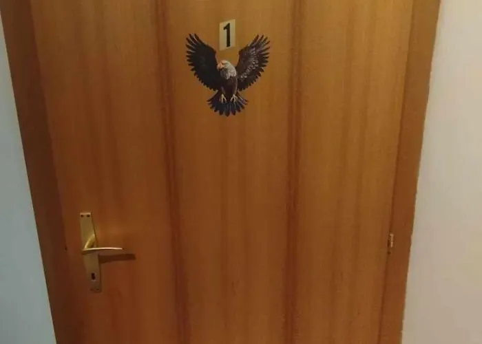 Steinadler Dog-friendly, Quiet, Garden House With Private Parking&beautiful Views - Kertes Egy áráért Apartman *